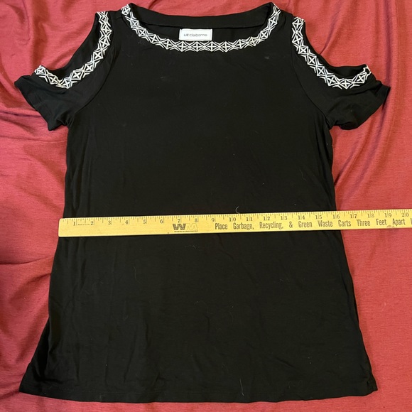 Liz Claiborne Black Cold Shoulder Top with White Embroidery Size Small - Picture 6 of 8